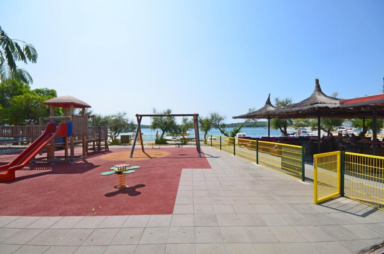 Apartment Robyn On The Beach 斯里马 外观 照片